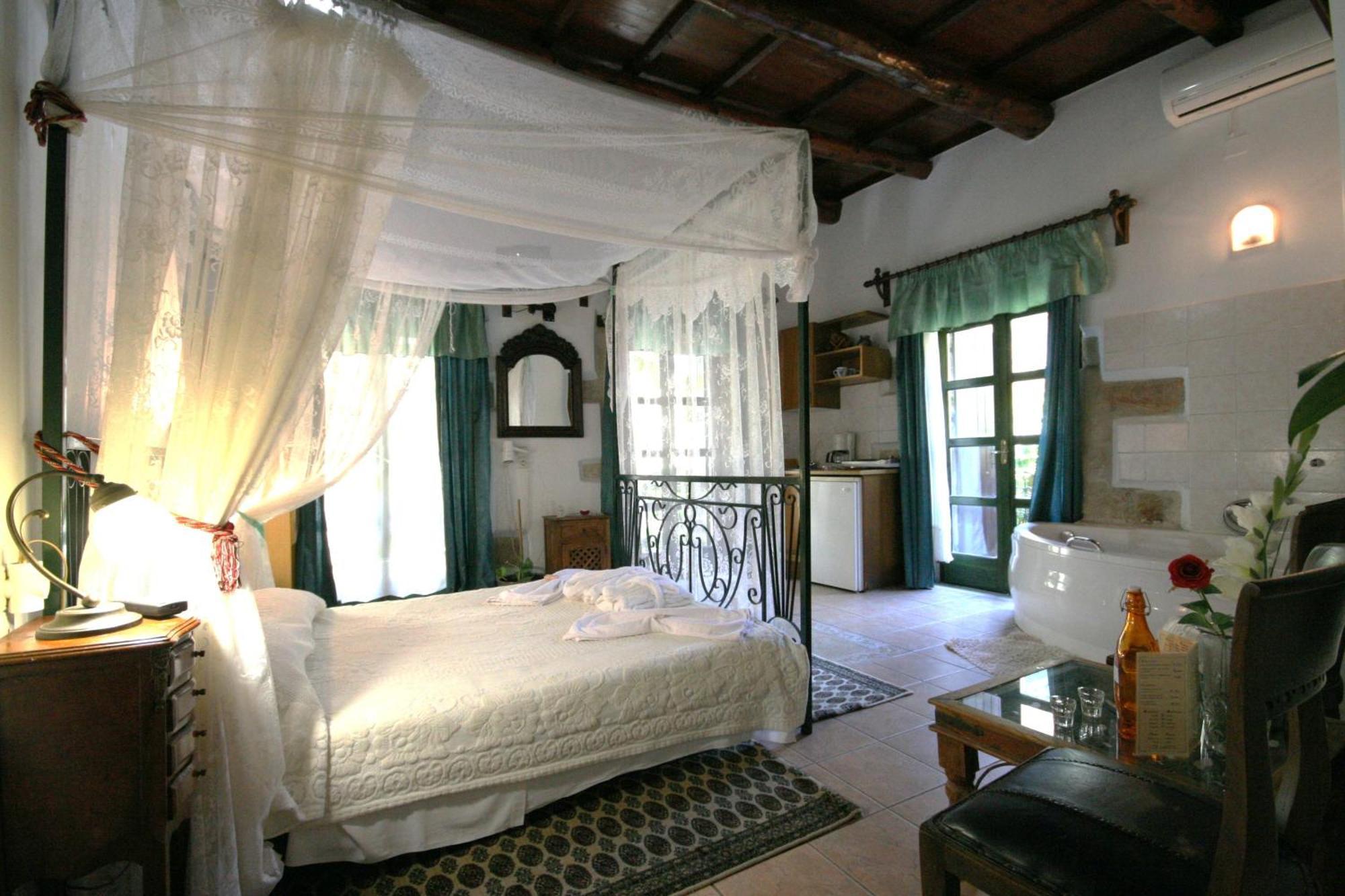 Ifigenia Traditional Rooms & Maisonettes Chrissi Akti Chania Exterior foto